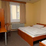 Akat Praag