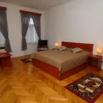 Akat Praag