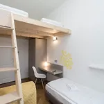 Akat Praag