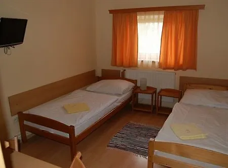 Pensionat Akat 3*