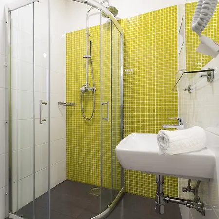 Akat Guest house 3*