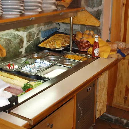 Akat Guest house 3*