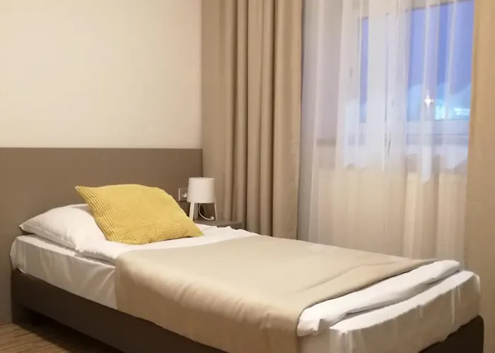 아카트 게스트하우스 3*